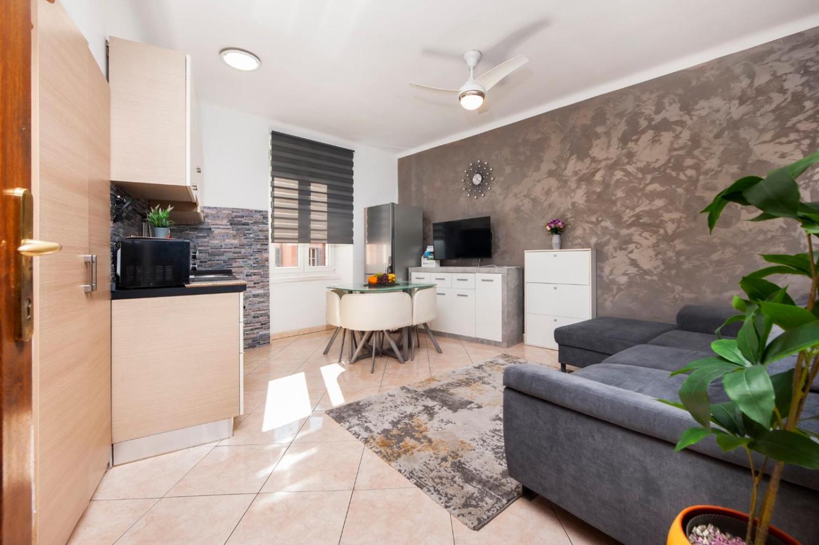 Apartment Rogic Rovinj Buitenkant foto